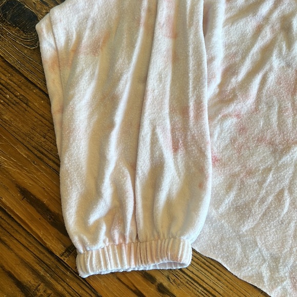 Super soft Hashttag tie dye pull over - Picture 2 of 3